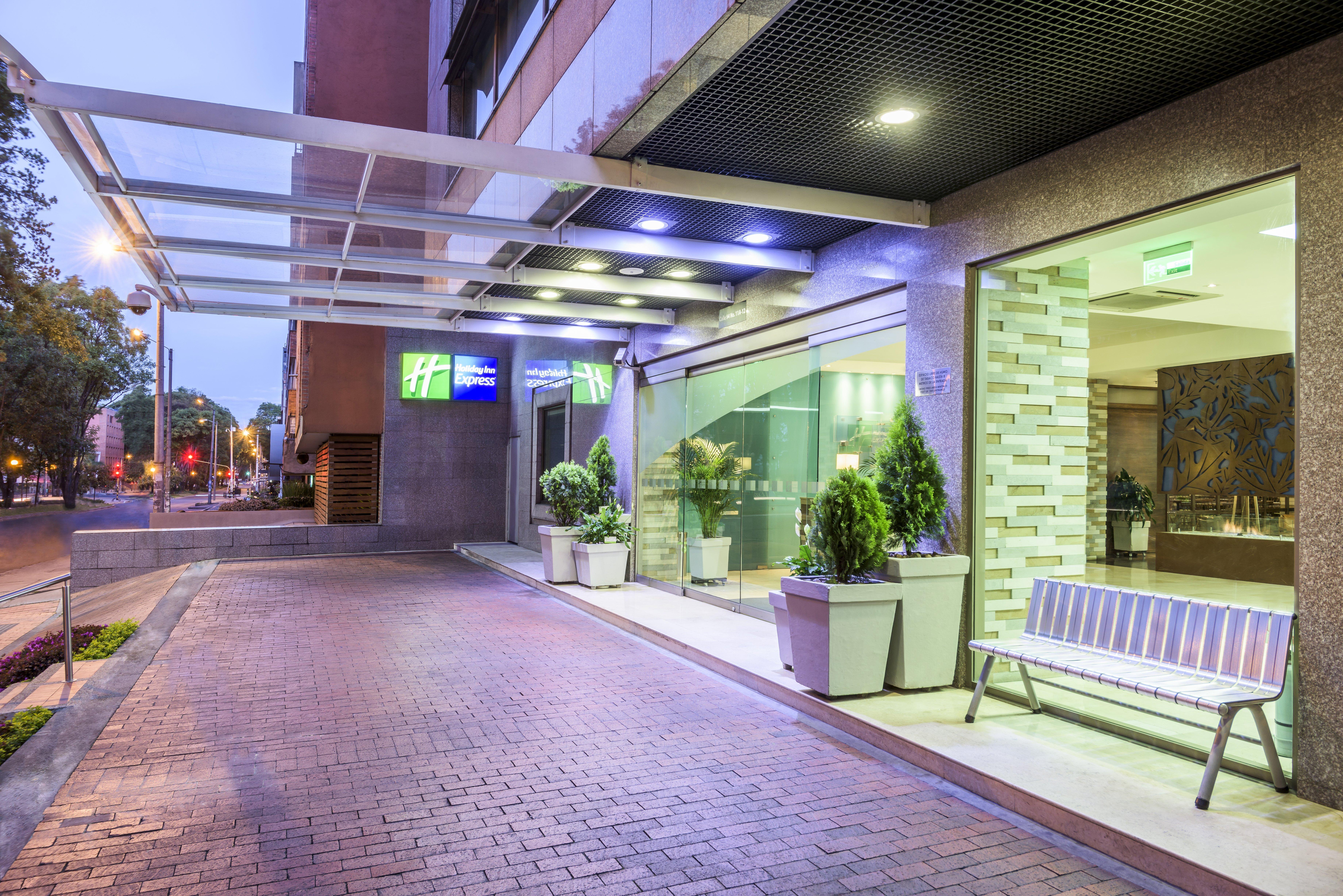 Holiday Inn Express Bogota - Parque La 93 By Ihg Eksteriør billede