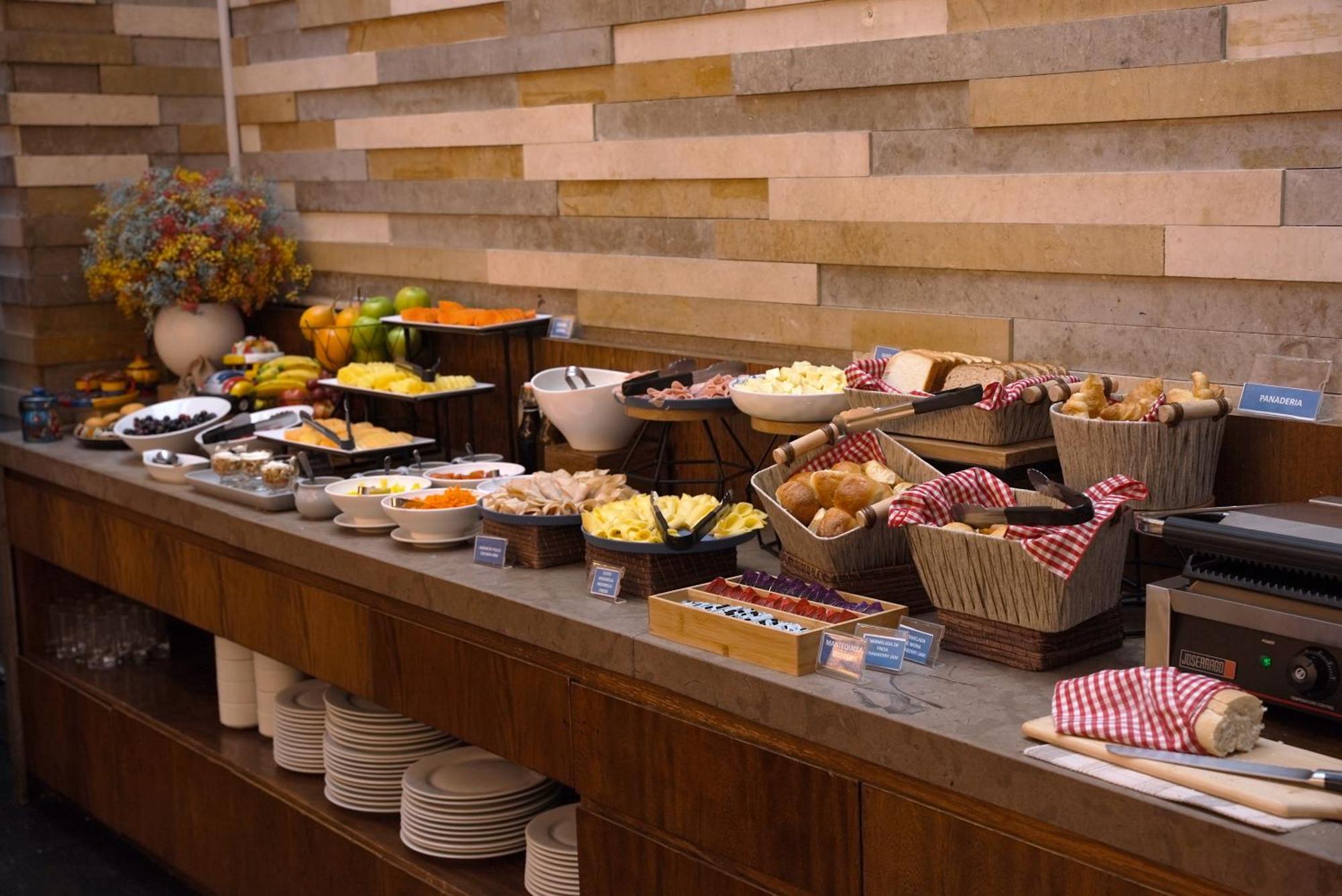 Holiday Inn Express Bogota - Parque La 93 By Ihg Eksteriør billede