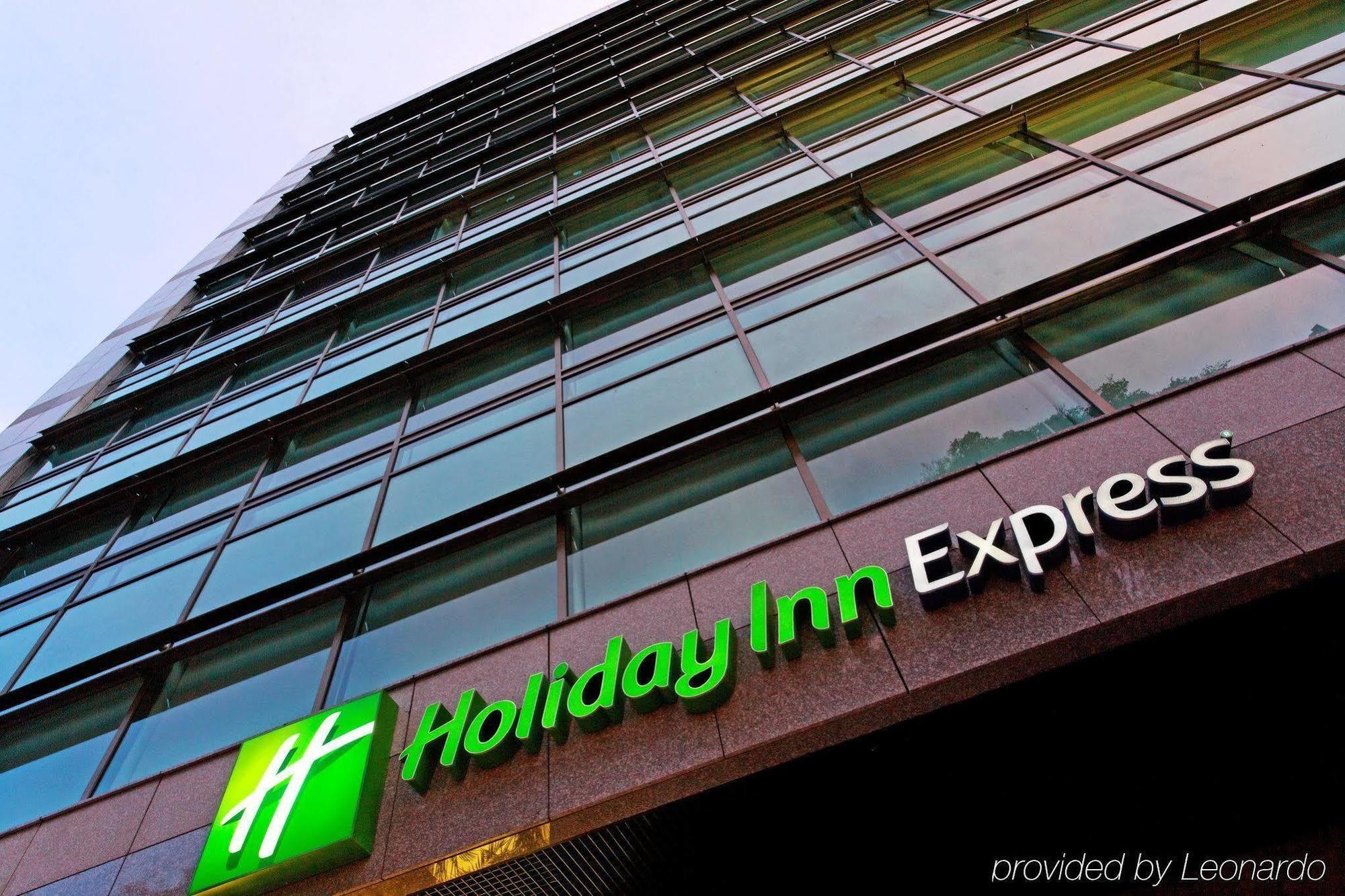 Holiday Inn Express Bogota - Parque La 93 By Ihg Eksteriør billede